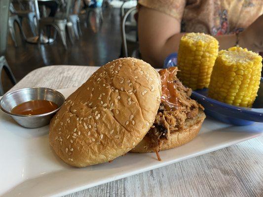 Pulled pork sandwich