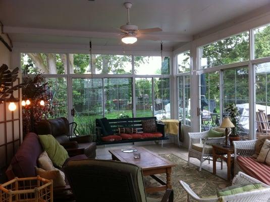 Sunroom with window grids