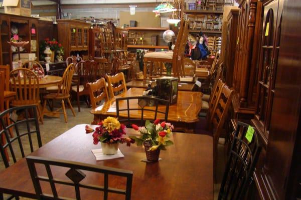 Dining room suites, dinette tables and chairs