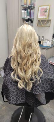 22 inch hybrid weft extensions.