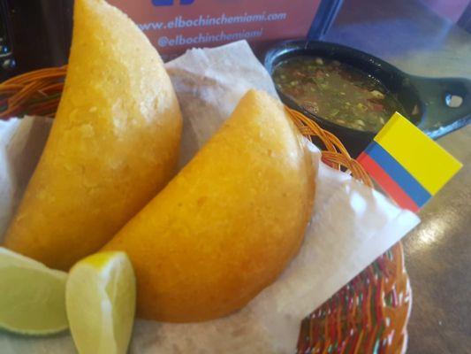 empanada de carne y pollo