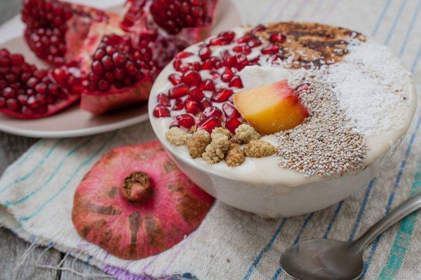 Steel Cut and Amaranth Pomegranate Peach Smoothie Bowl