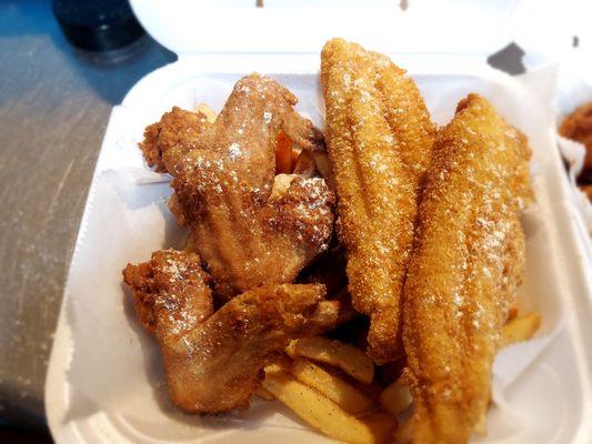 LG catfish / fried wing combo