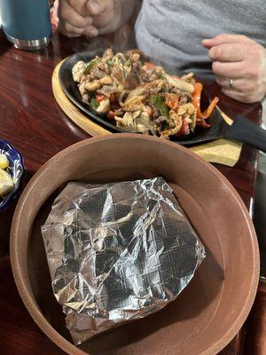 Mixed chicken & beef Fajitas w/ tortillas