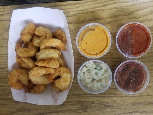 This is the fried jumbo shrimp.  Amazing sauces and macaroni noodle salad!!