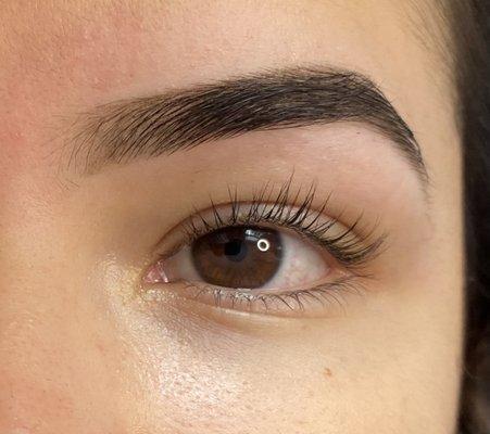 Lash lift & brow wax + tint !