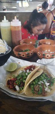 Chorizo and tripa tacos