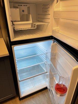 Sumner, WA - Candlewood Suites Hotel Sumner - Puyallup Area. Medium size fridge.