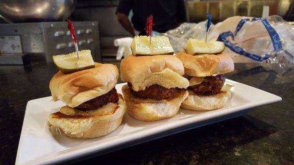 Crabcake sliders