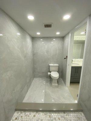 J & W Architectural Finishes Corp. - baño de modelado por J & W Architectural Finishes Corp.