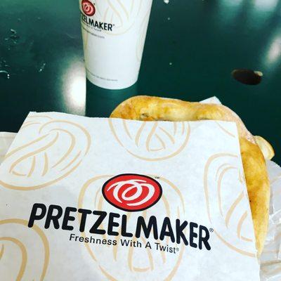 pretzelmaker