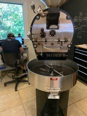 Diedrich roaster -- could be the IR-12, which roasts 12kg in  batch