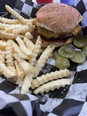 $7 cheeseburger & fries.