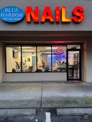 Blue Harbor Nails and Spa