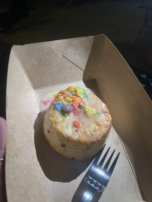 Fruity cereal milk biscuit