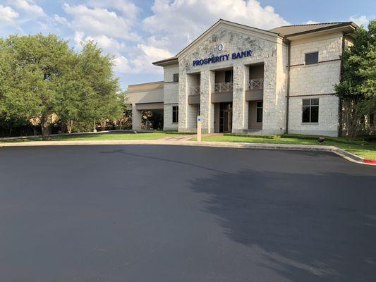 AFTER: Prosperity Bank, Bee Cave TX - Asphalt Sealcoating, Parking Lot, Crack Fill