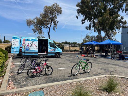 The library hosted a Bike Fixing event! thanks Library!