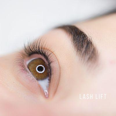 Perfectly natural: lash lift + tint