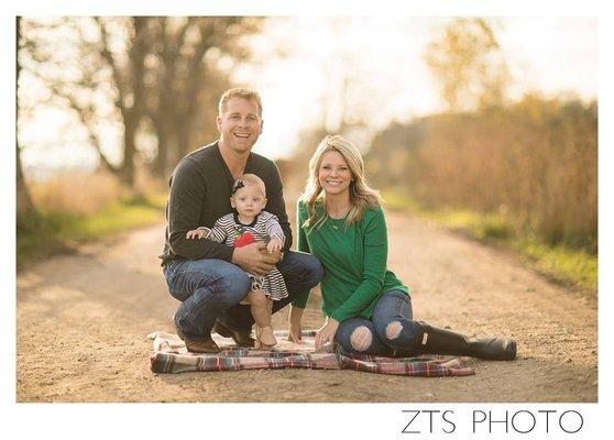 Des Moines Iowa Family Photographers ZTS Photo by Tanner & Sarah Urich http://www.ztsblog.com