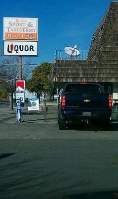 High & Low Tides Rodeo Sport Liquor Store