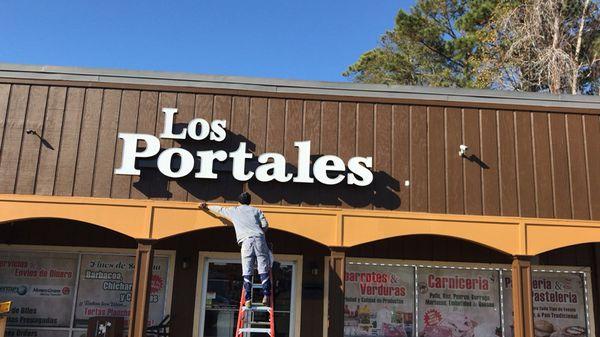 Los Portales Supermarket