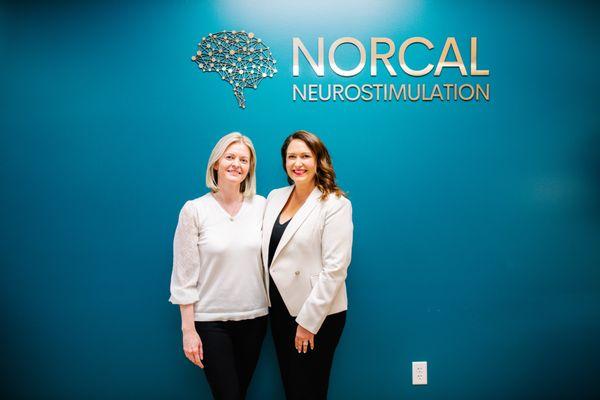 Our founders: Dr. Lauren Marasa (right) and Dr. Ksenia Voronina (left).