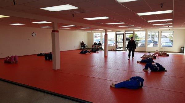 CSG 360 from the inside. This place has a lot of mat space!!