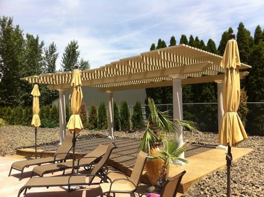 contoured free standing pergola