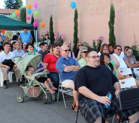 Summer Raffle Party: Patients Enjoyed Magic Show