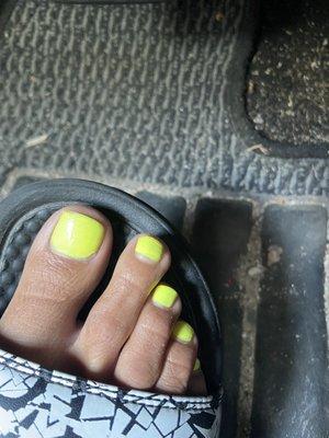 Feet with regular polish and little nail growth. Outlasting Gel Mani