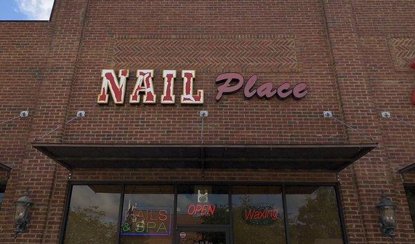 Nail Place is located in the plaza on High St between Pizza Hut and Smoothie King