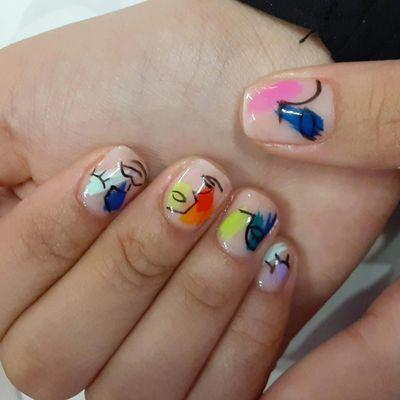 Nail art in short nails is always possible.