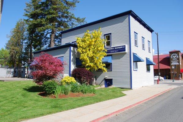 I heard Randy and Darla bought the old CB building. I went past today and saw Randy out back grilling burgers. Classic Randy, love it!