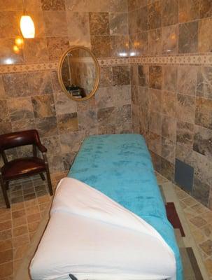 Our warm and relaxing massage room.......