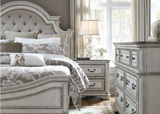 Liberty Furniture-Magnolia Manor Collection!  Bedroom, Dining and Occasional