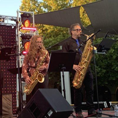 Vinnie and Amanda playing Kessler horns live in Brentwood, CA - Summer 2022.