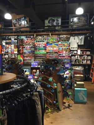 Zumiez - Men's Clothing Stores, Snowboard Shop, Women's Clothing Stores, Shoe Stores, Watch Store, Sunglass Store,Skateshop In Arlington SK8