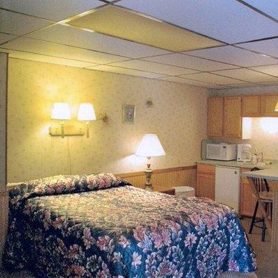 Allyndale Motel Room