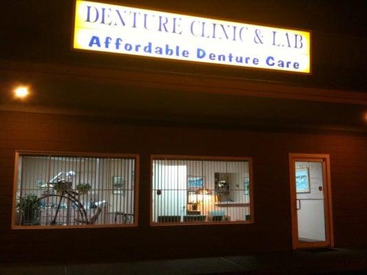 Select Dentures Clinic & Lab