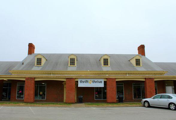 Thrift 'n' Thrive storefront in Bon Air Manor