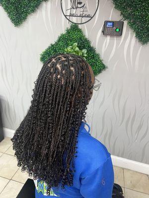 Bohoo knotless braids curly