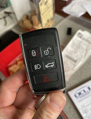 Making a new key for Land Rover 2018 
San Diego locksmith