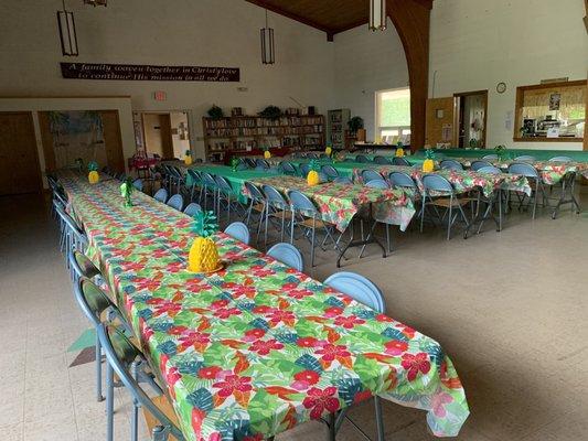 Caribbean table cloths with pineapple and palm trees