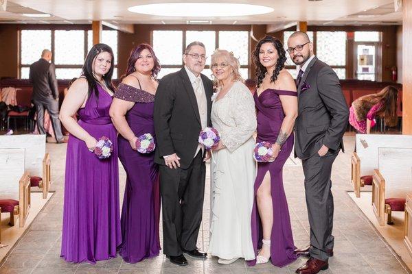 Sweet couple celebrating their Anniversary at Most Blessed Trinity Parish in Waukegan, IL https://mairaochoaphotography.com/