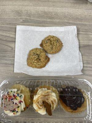 Chocolate chip cookies  and yummy cupcakes