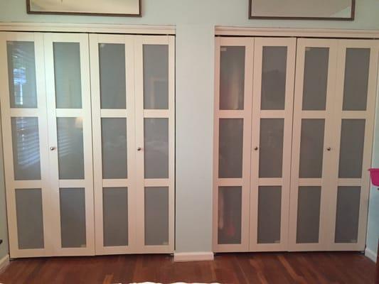 Look at those gorgeous doors! Such an improvement from those ugly sliding dusty louvered doors.