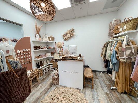 Larrea Cove is a boho-coastal boutique with earthy inspired products.