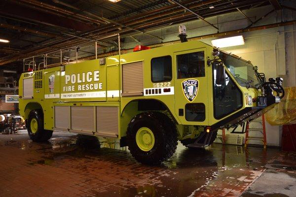 We work with many municipalities to repair everything from firetrucks to sweepers, rolloffs, plow trucks, garbage packers and ambulances.