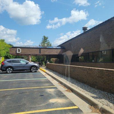 Entrance to Henry Ford Liver Transplant Clinic.