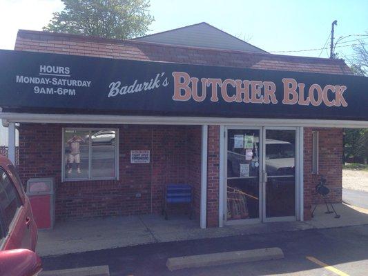 Next to the Dairy Cove ice cream place on rte. 46 just inside Trumbull County line coming from Austintown